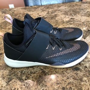 Nike Zoom Sneakers size 9